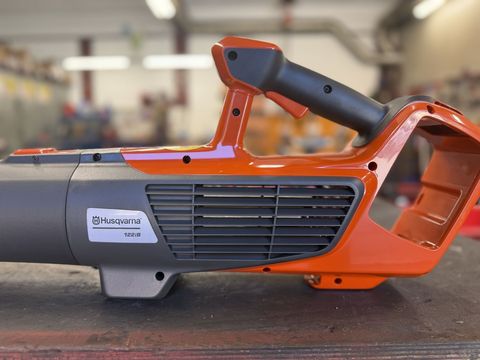 [3244-6899755-8.jpg]