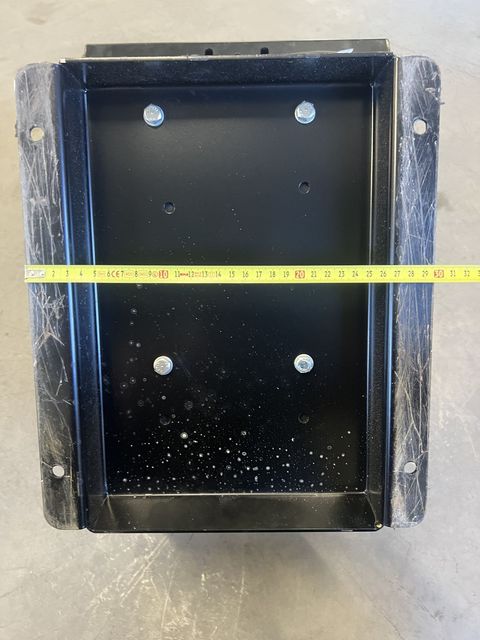 [3244-6903359-14.jpg]