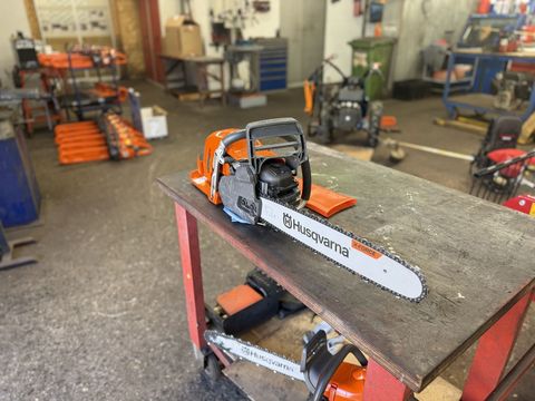 [3244-6903531-6.jpg]