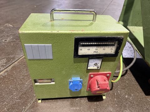 [3244-7371258-2.jpg]