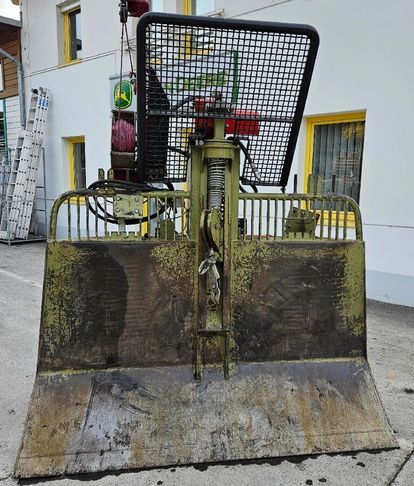 [3258-6663962-0_1.jpg]