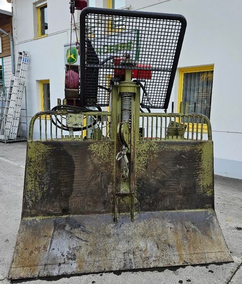 [3258-6769304-0.jpg]