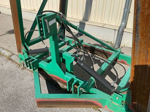 [3260-3838289-7.jpg]