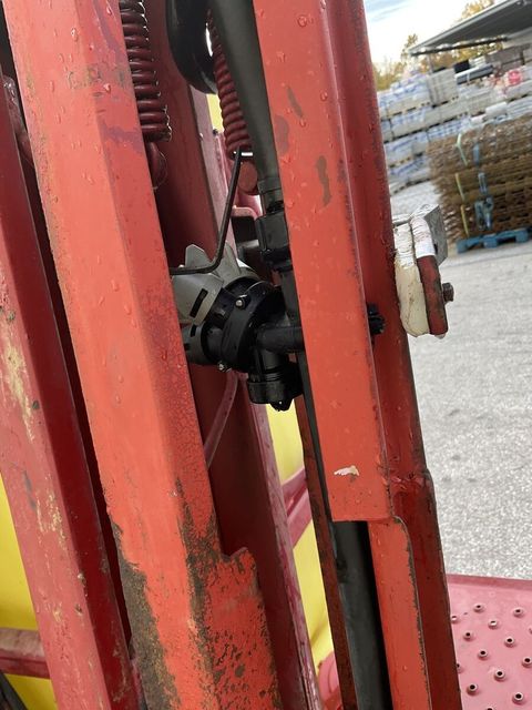 [3260-5623932-17.jpg]