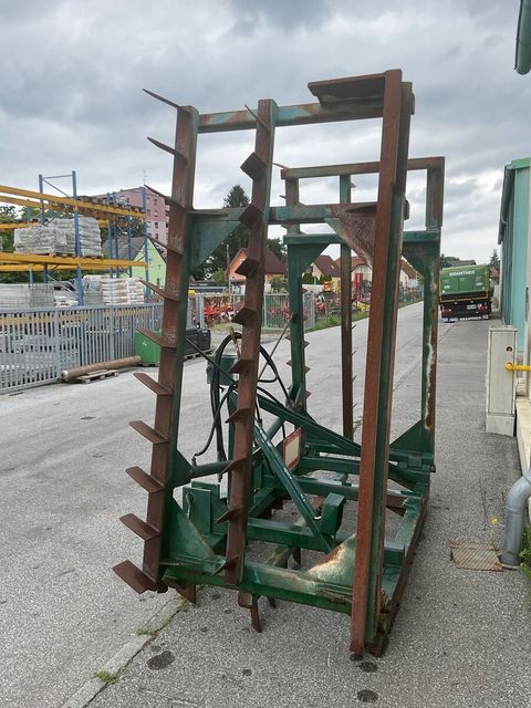 [3260-5746872-3.jpg]