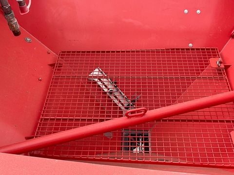 [3260-5753660-12.jpg]