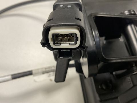 [3260-6451948-5.jpg]