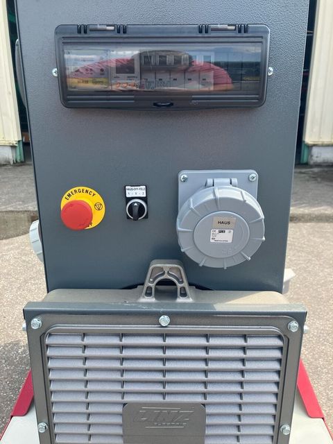 [3260-6470266-6.jpg]