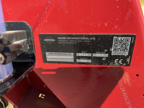 [3260-6498645-7.jpg]