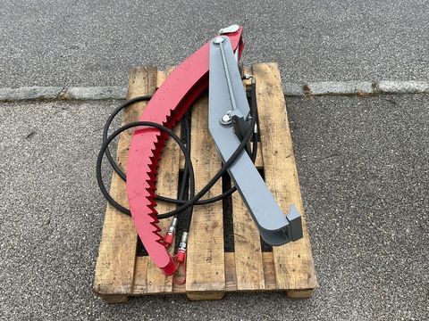 [3260-6750959-6.jpg]