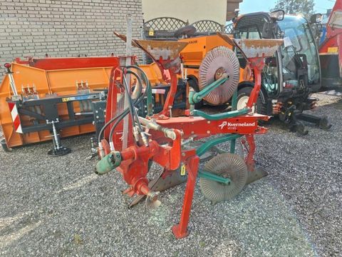 [3290-6328993-0.jpg]