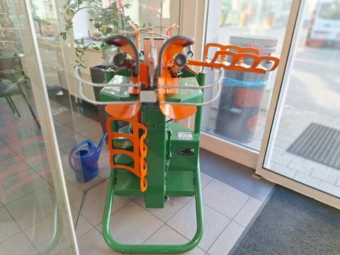 [3290-6875104-1.jpg]