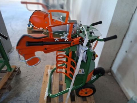 [3290-6875128-1.jpg]