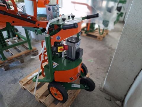 [3290-6875128-3.jpg]