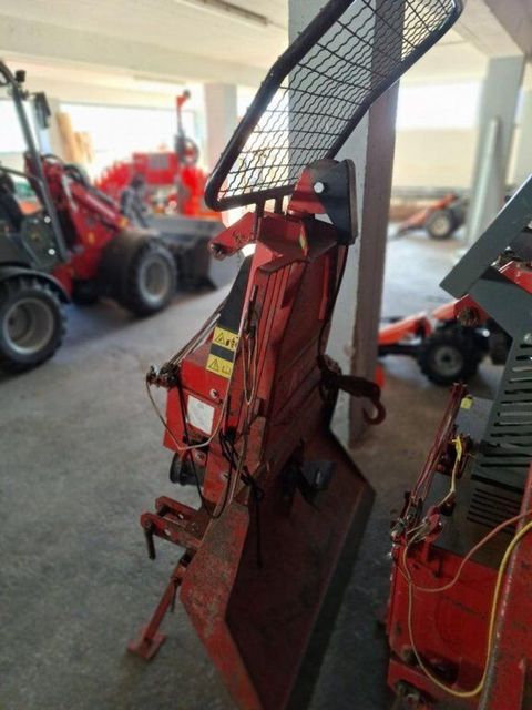 [3290-6875167-1.jpg]