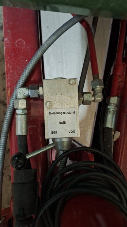 [3290-6884409-3.jpg]