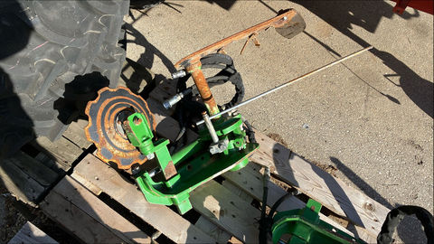 [3293-4157677-2.jpg]