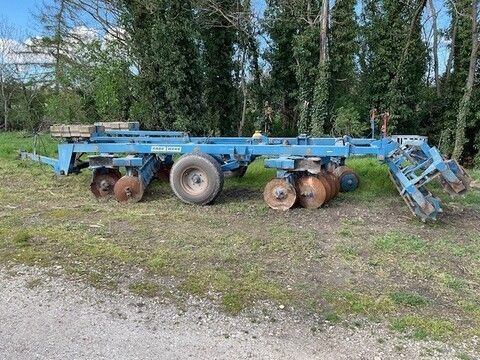 [3293-4198084-4.jpg]