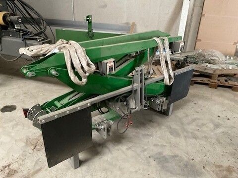 [3293-4883284-0.jpg]