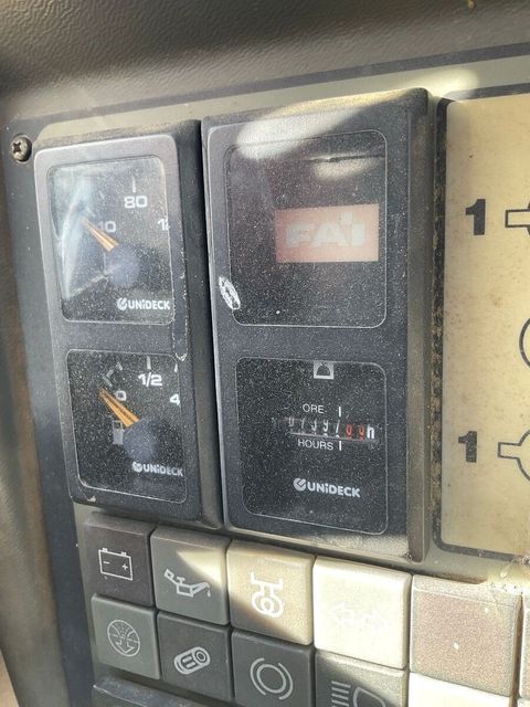 [3293-6243915-5.jpg]