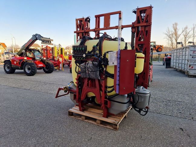 [3293-6638229-0_1.jpg]