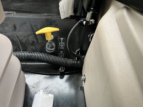 [3293-6652220-28.jpg]