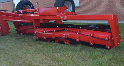 [3293-6660567-7.jpg]