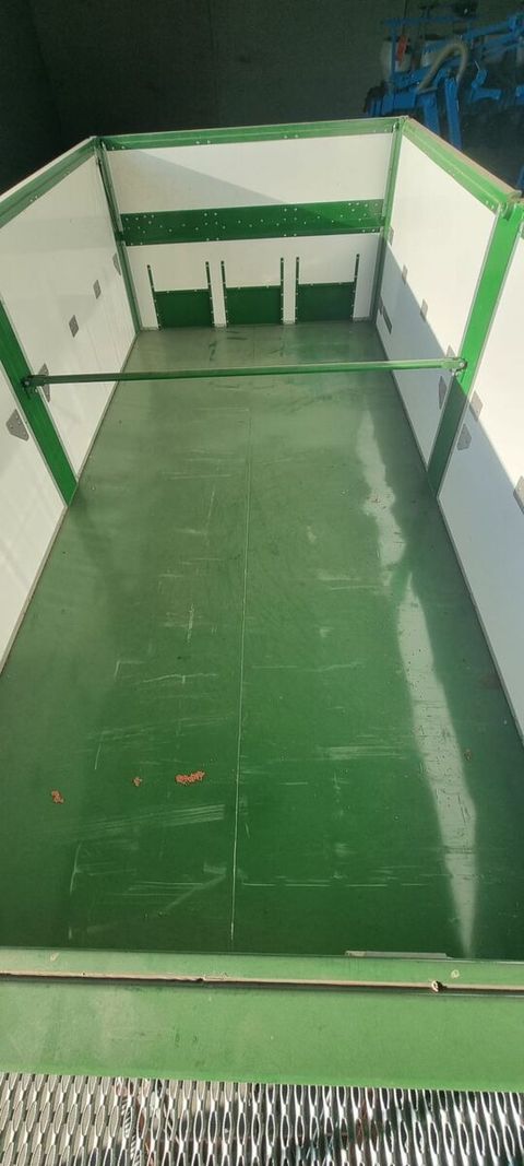 [3293-6746811-3.jpg]