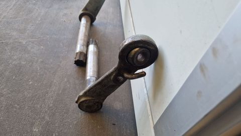 [3293-6749988-4.jpg]