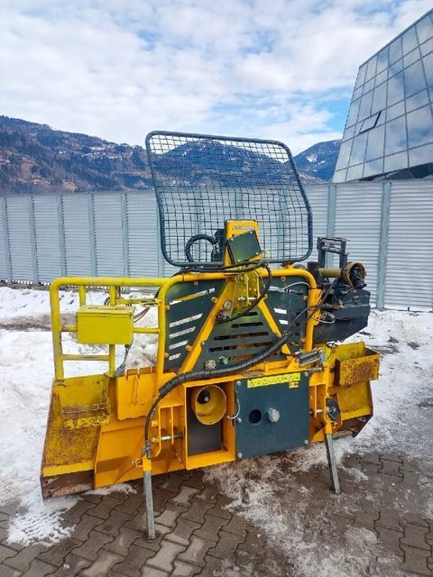 [3313-6754082-4.jpg]