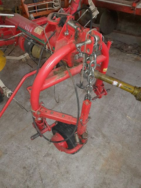 [3319-5646718-3.jpg]