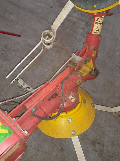 [3319-5646718-4.jpg]