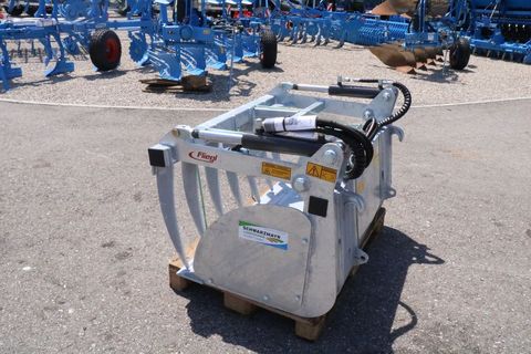 [3342-4103683-3.jpg]