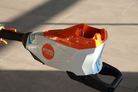 [3342-4110295-5.jpg]