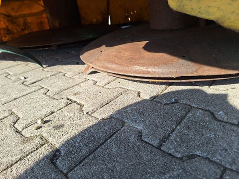 [3342-4421456-4.jpg]