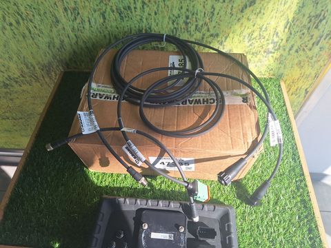 [3342-5401483-4.jpg]