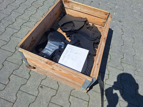 [3342-5416499-2.jpg]