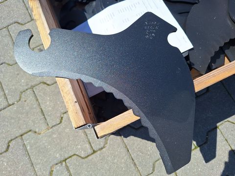 [3342-5416499-6.jpg]