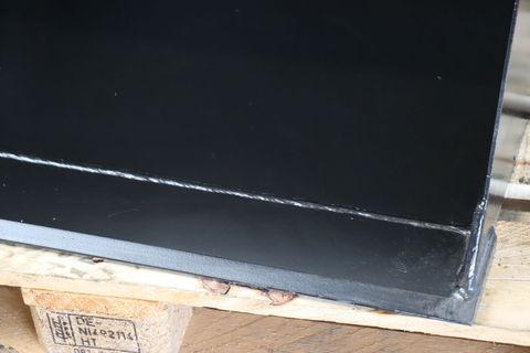 [3342-5563714-4.jpg]