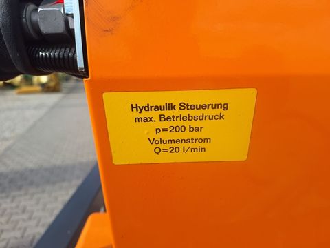 [3342-5586143-12.jpg]