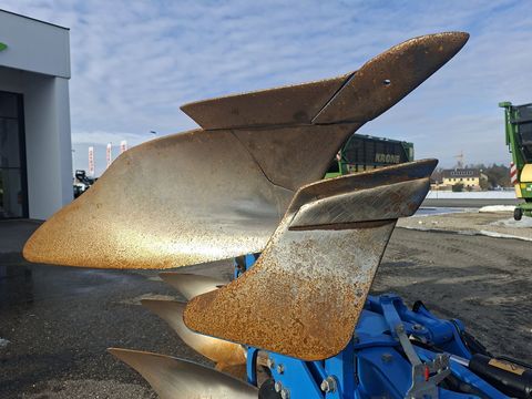 [3342-5615842-12.jpg]