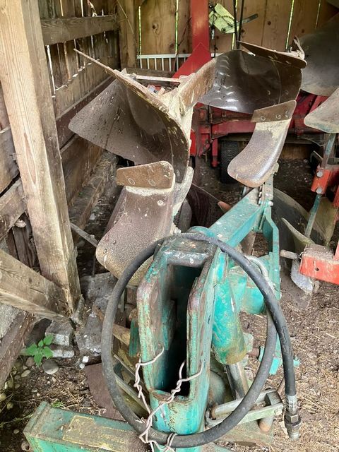 [3342-5696063-2.jpg]