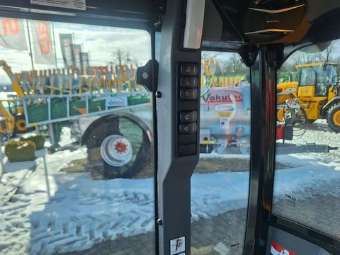 [3342-5750691-12.jpg]