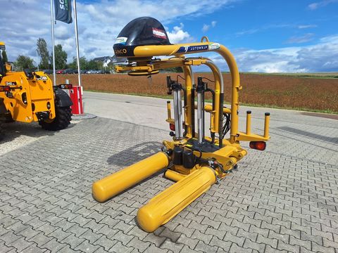 [3342-5760393-2.jpg]