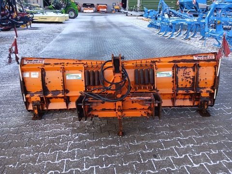 [3342-6239104-5.jpg]