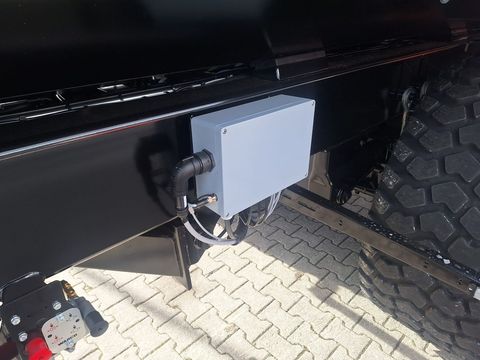 [3342-6343572-10.jpg]