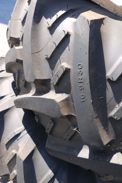 [3342-6386485-6.jpg]