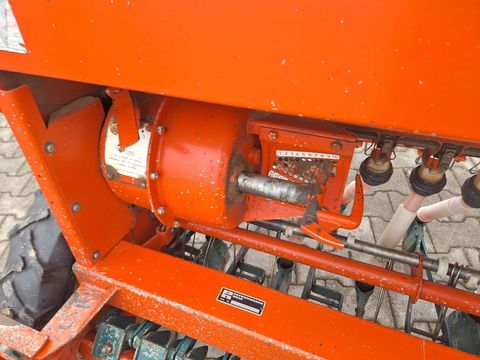 [3342-6406144-12.jpg]