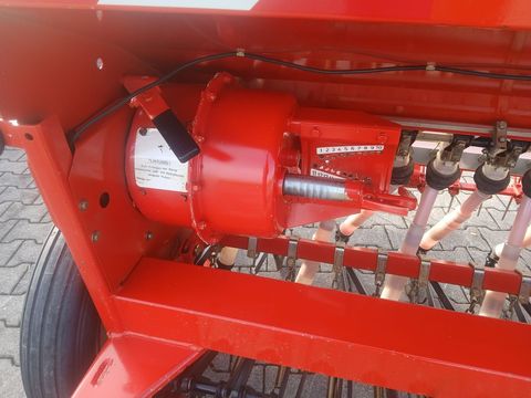 [3342-6416790-11.jpg]