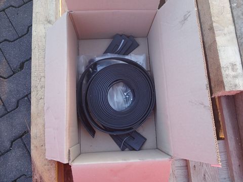 [3342-6448566-6.jpg]